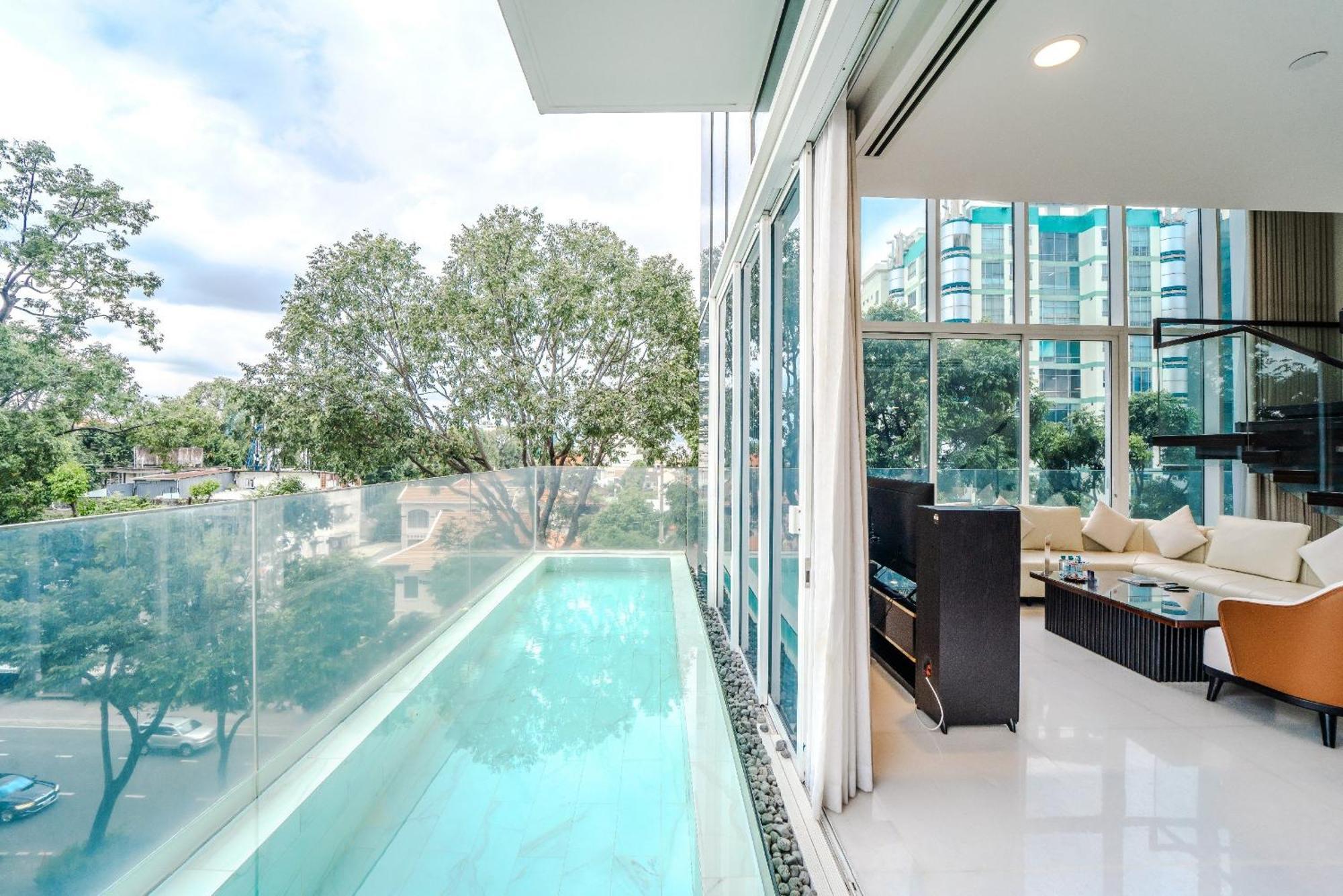 Villa mit 4 Schlafzimmern und Pool
